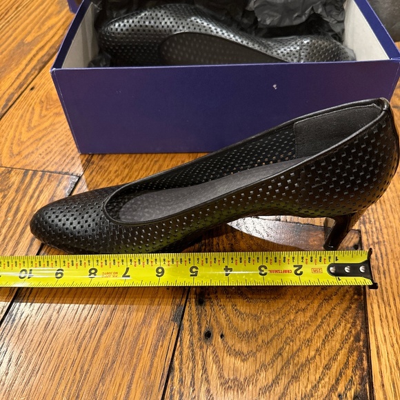 NIB👠STUART WEITZMAN BLACK FLORAJAH WOMENS PUMPS SIZE 9AA - Picture 10 of 11